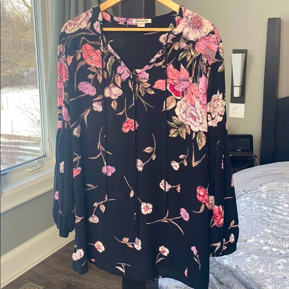 Billabong tunic in size small